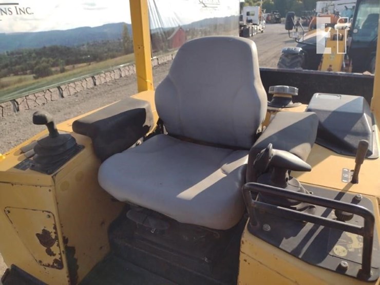 2004-deere-550h-lt-image-12