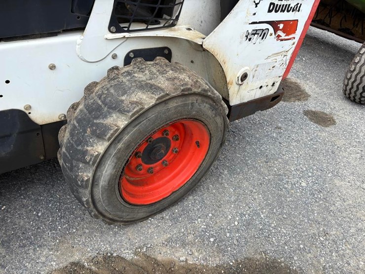 2018-bobcat-s570-image-15