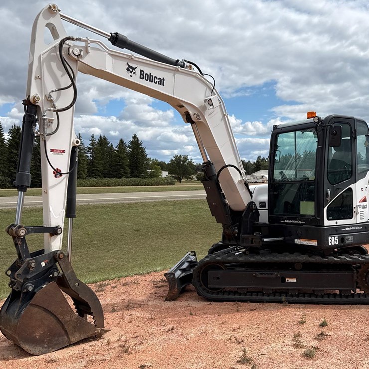 2016 BOBCAT E08