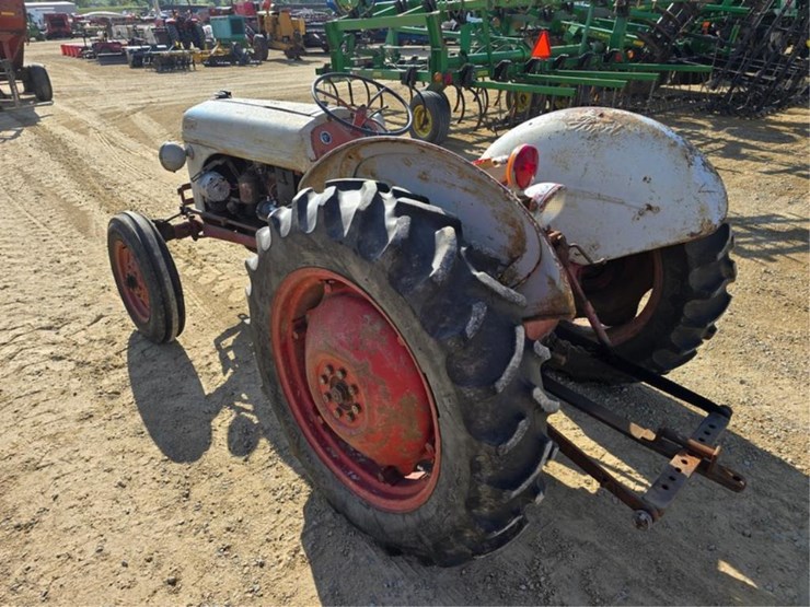 ford-8n-image-3