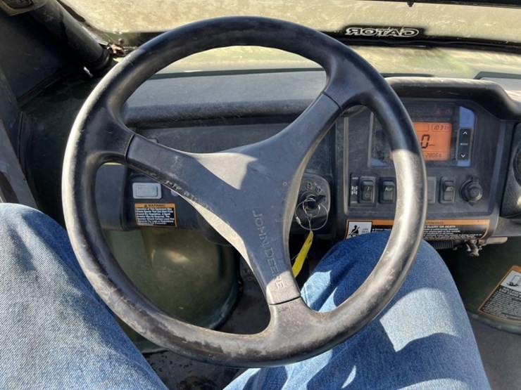 2010-john-deere-gator-image-22