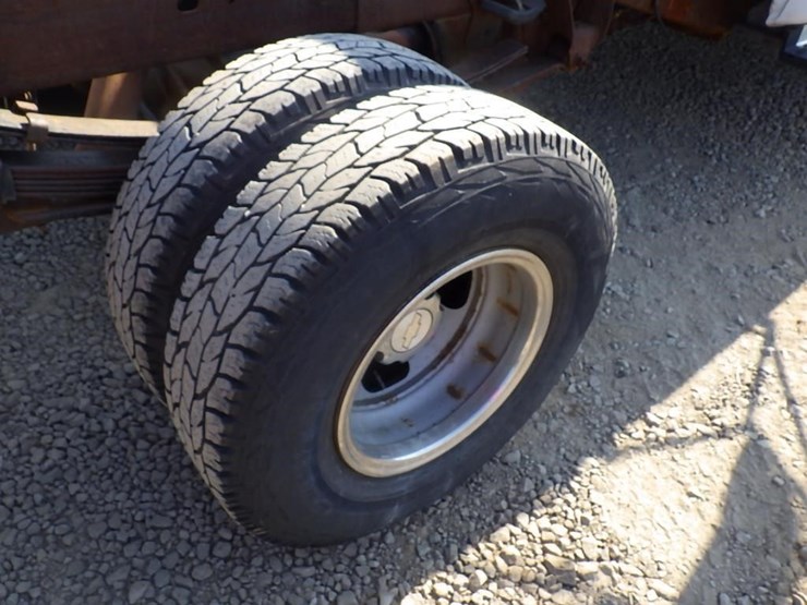 2005-chevrolet-3500-image-25