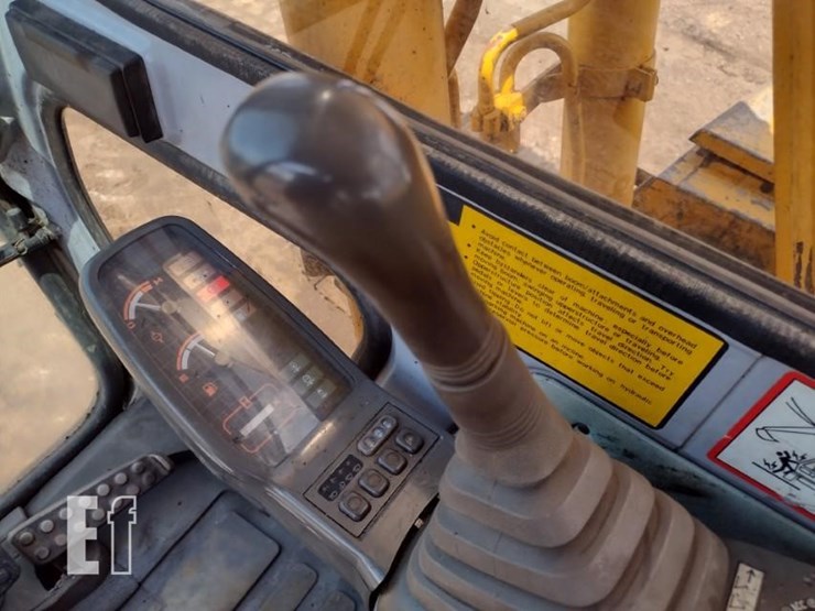 1992-deere-490e-image-9