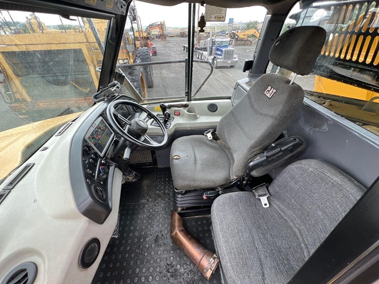 caterpillar-740b-image-12
