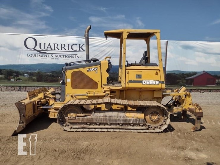 2000-deere-550h-lt-image-1