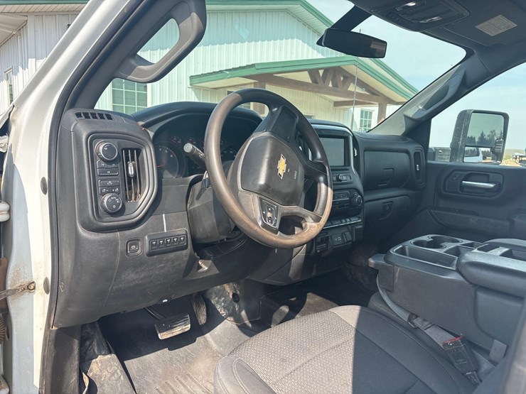 2021-chevrolet-silverado-3500hd-image-15