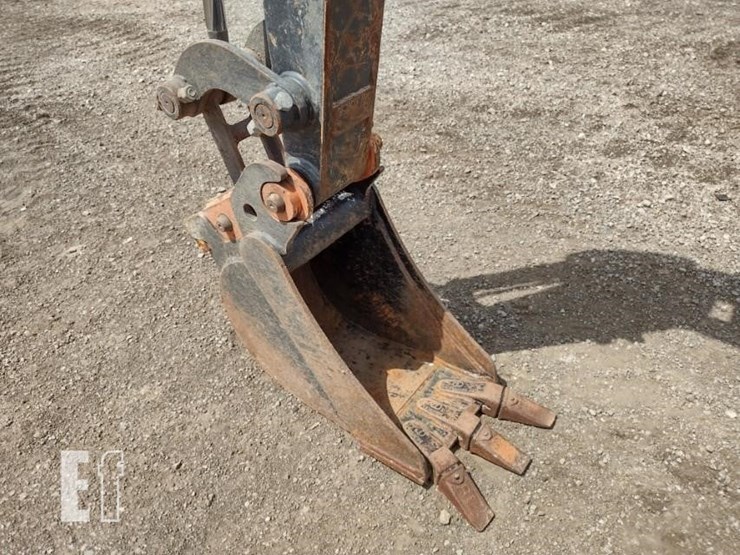 2021-deere-26g-image-14
