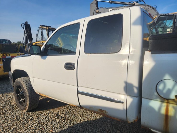 2006-chevrolet-2500-image-10