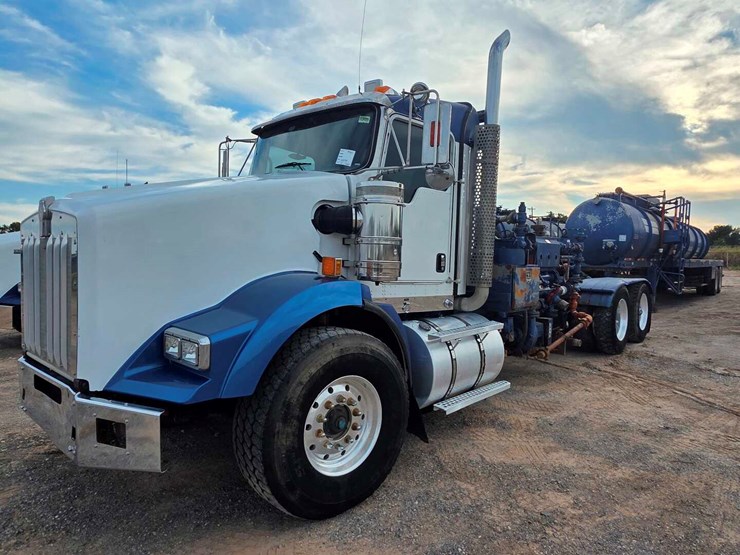 2014-kenworth-t800-image-1