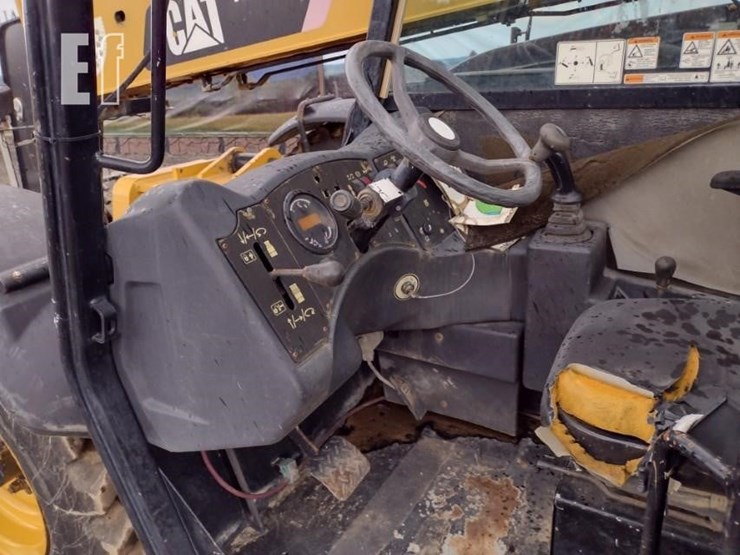 2013-caterpillar-tl642c-image-11