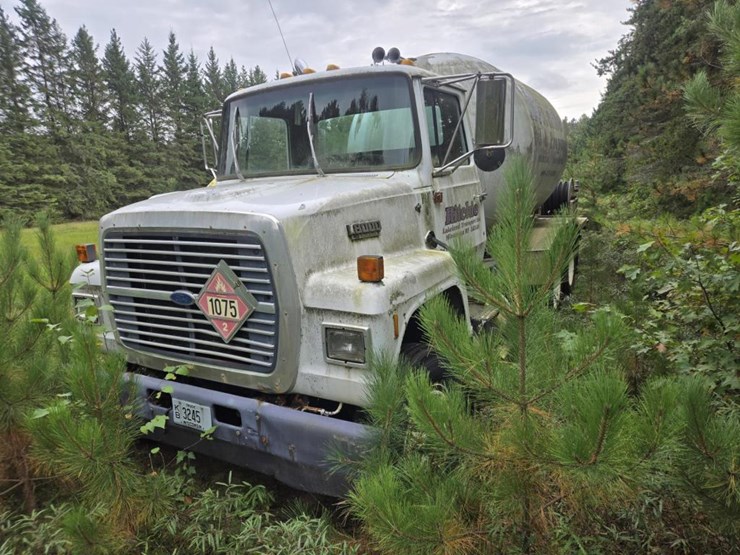1988-ford-l8000-image-2