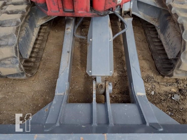 2023-takeuchi-tb280fr-image-21