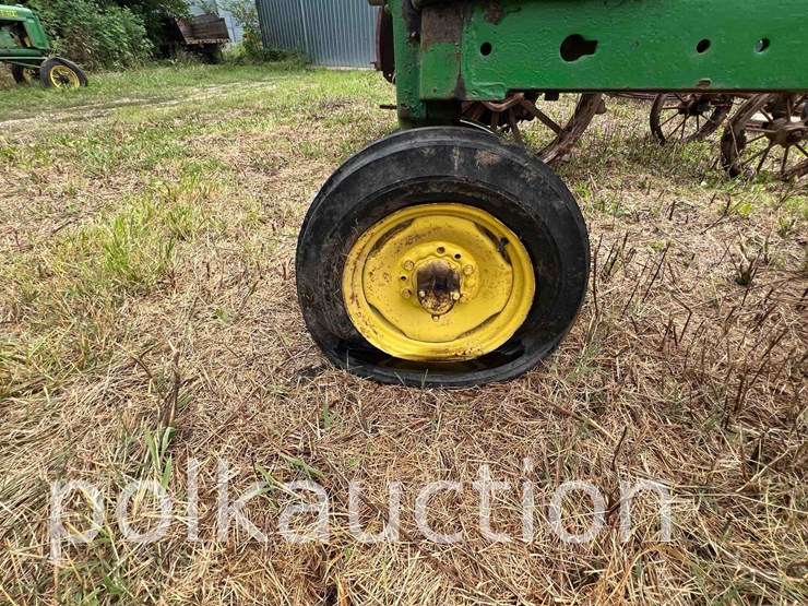 john-deere-b-image-2
