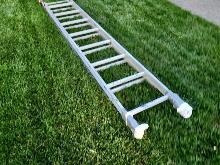 werner-16'-aluminum-extension-ladder-image-3