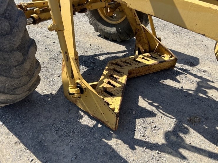 caterpillar-120-image-14