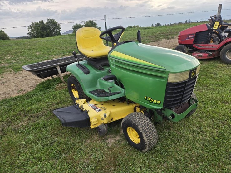 john-deere-lx288-image-2