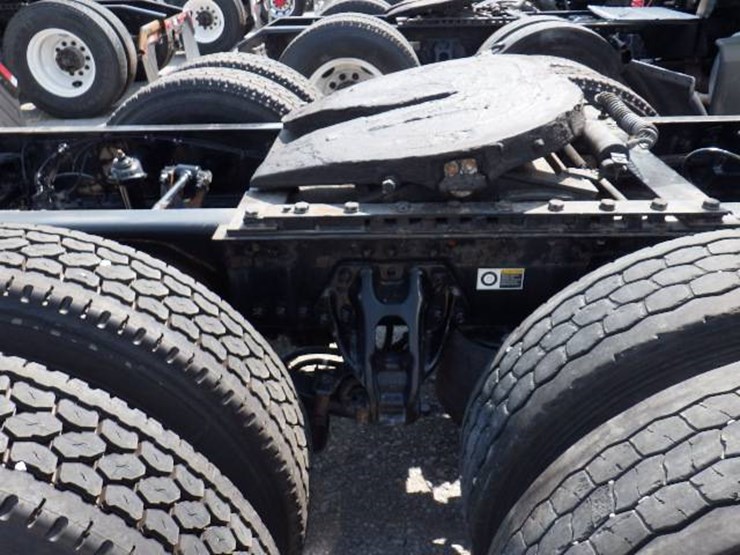 2021-kenworth-t680-image-3