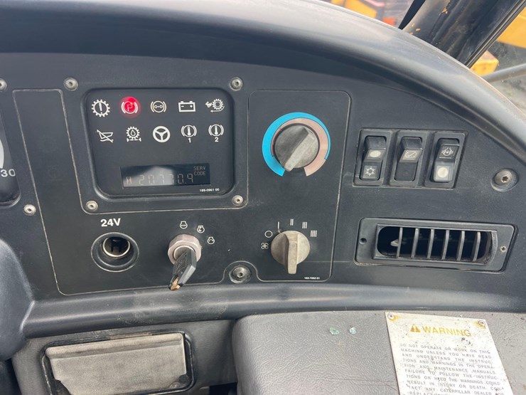 caterpillar-740-image-18