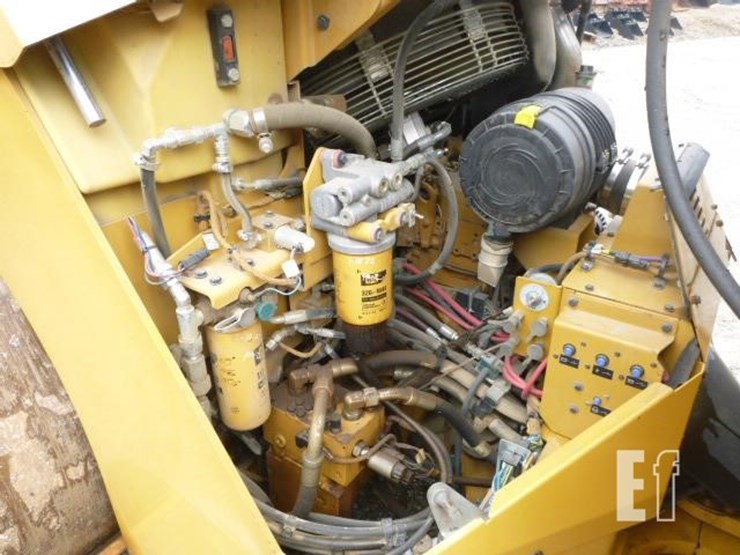 2014-caterpillar-cb64-image-20