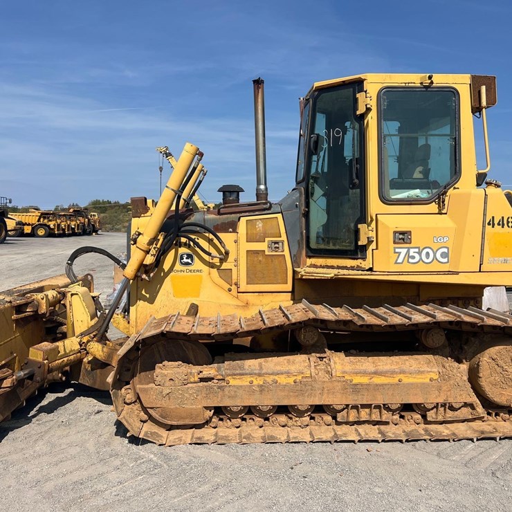 DEERE 750C