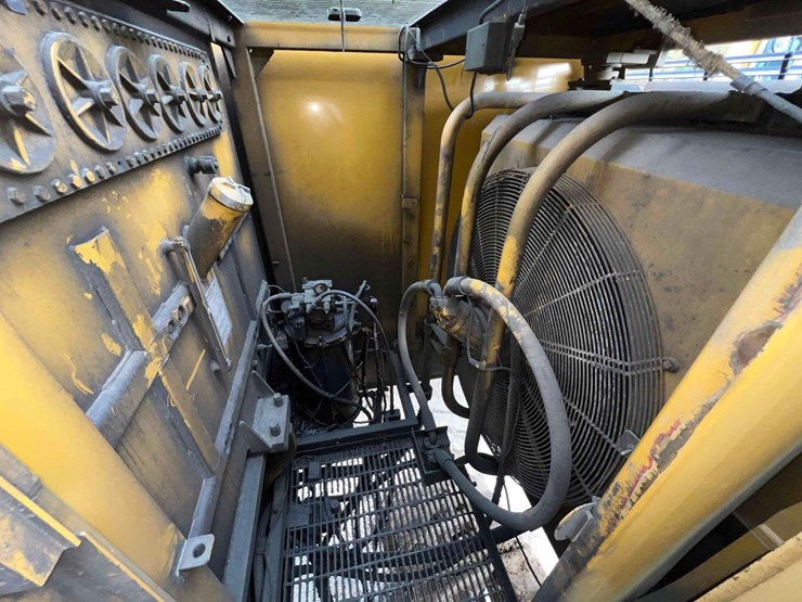 caterpillar-5130-image-22