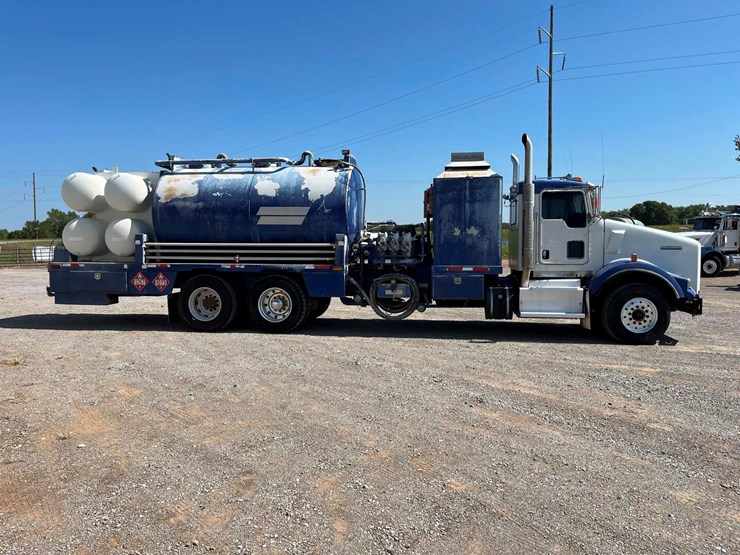 2015-kenworth-t800-image-4