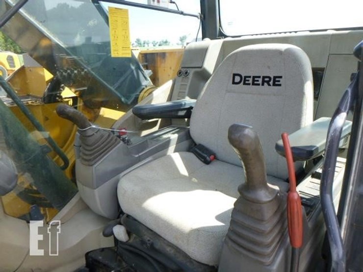 2011-deere-225d-lc-image-11