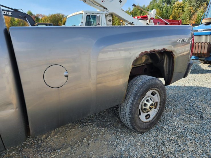 2014-chevrolet-2500-image-11