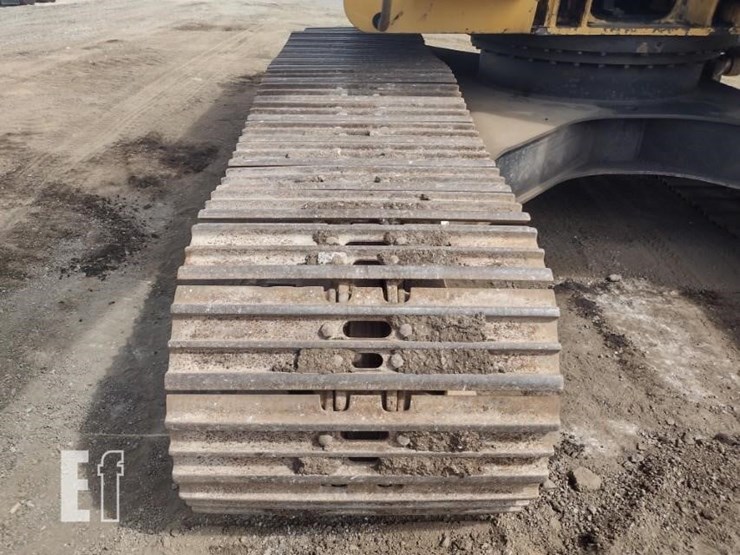 2013-deere-210g-lc-image-30
