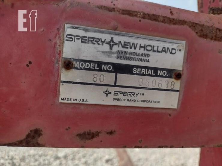 sperry-new-holland-80-bale-mover-image-3