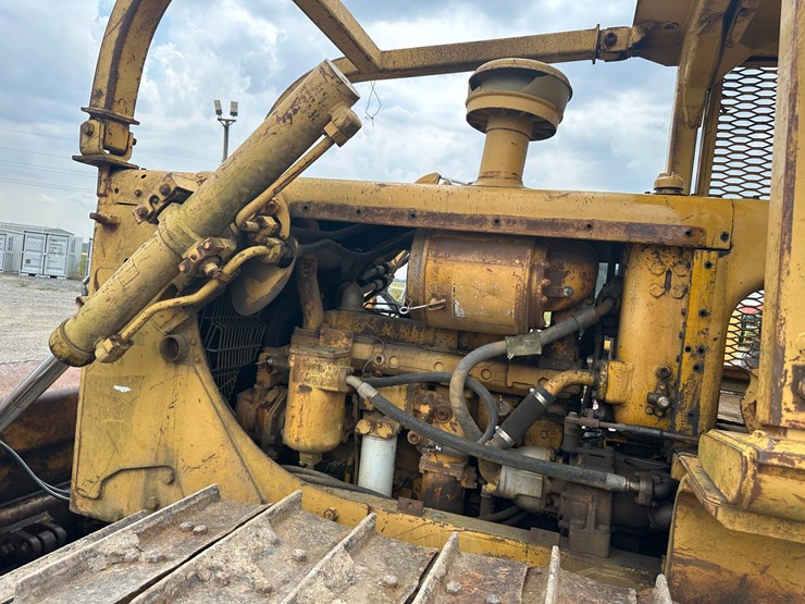caterpillar-d6c-image-24