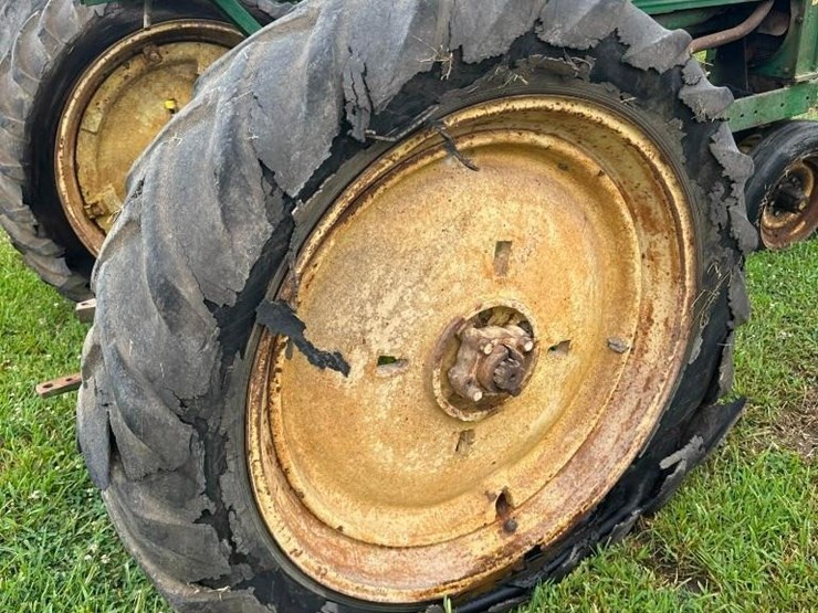 john-deere-b-image-11