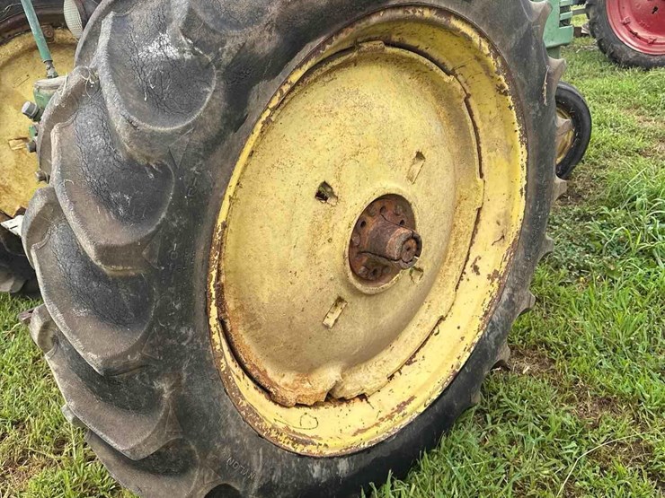 john-deere-b-image-12