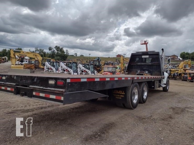 2016-peterbilt-348-image-56