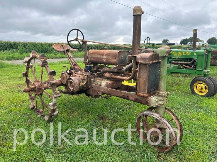 john-deere-b-image-2