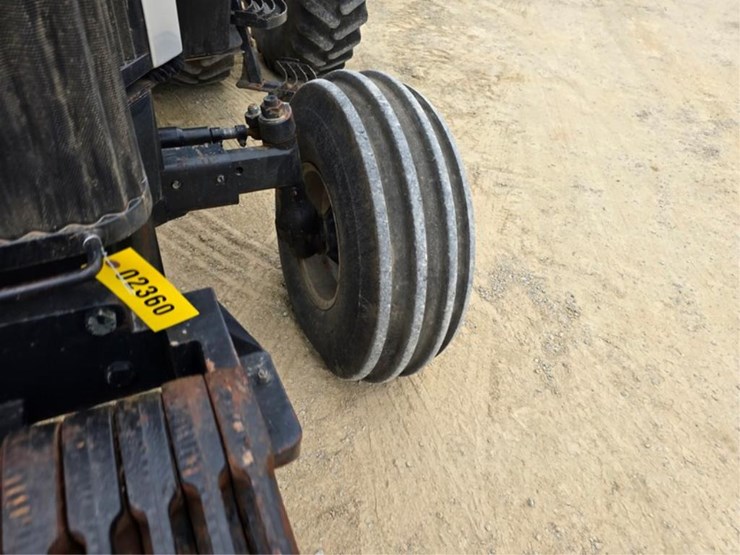 agco-white-8310-image-14
