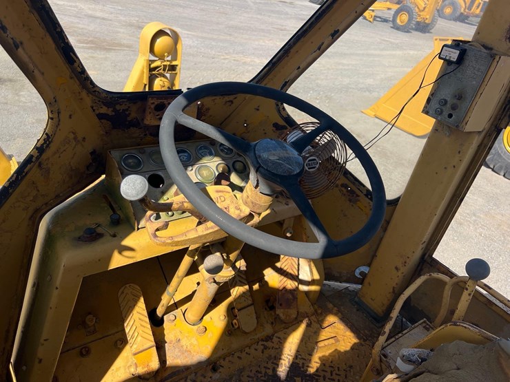 caterpillar-825b-image-12