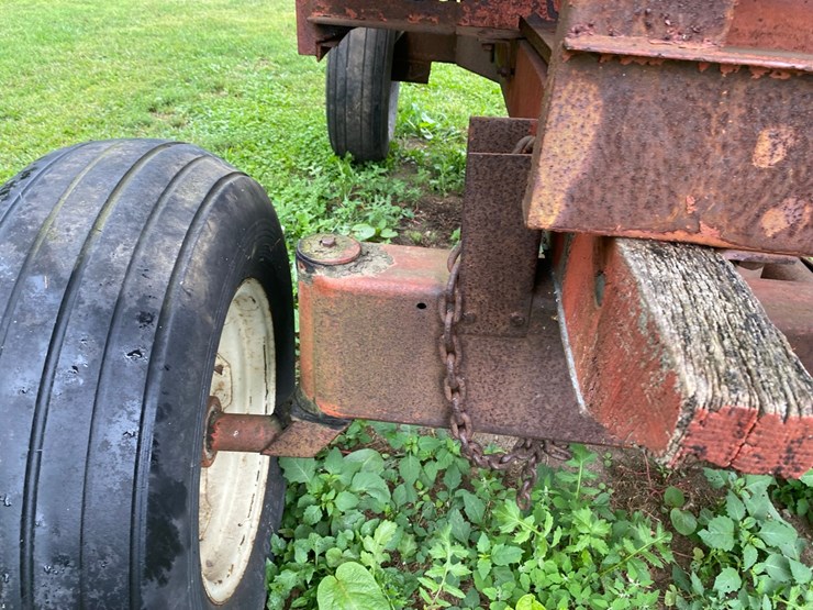 j-&-m-210-gravity-wagon-image-11