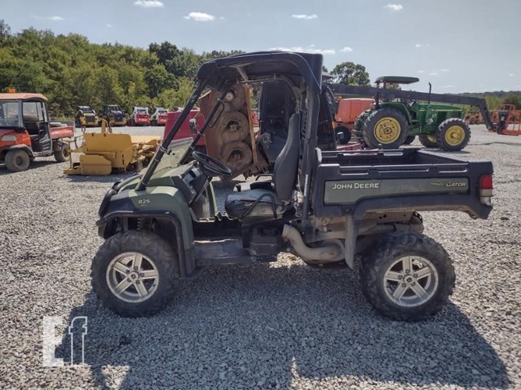 2011-john-deere-gator-xuv-825i-image-1