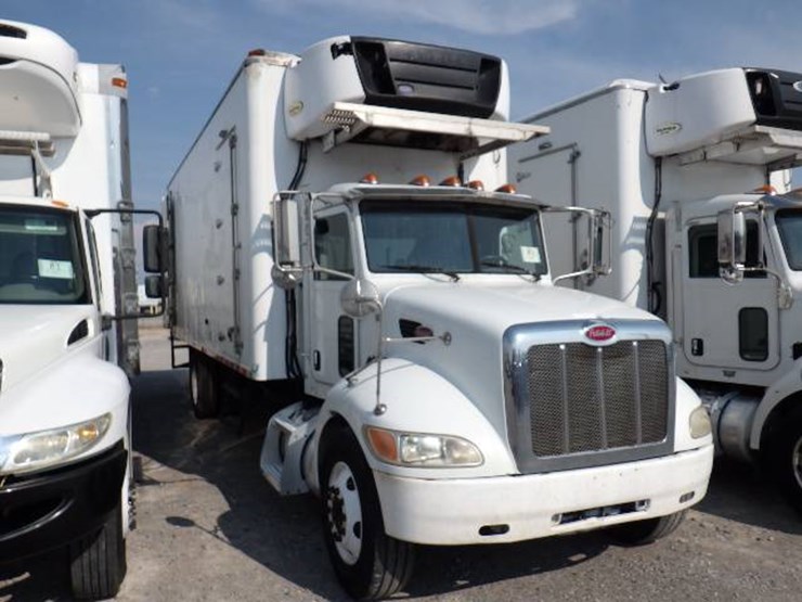 2014-peterbilt-337-image-4