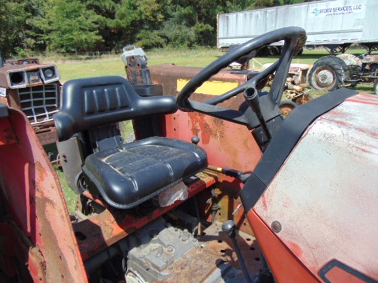 massey-ferguson-383-image-9