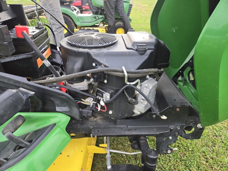 2016-john-deere-la-image-8
