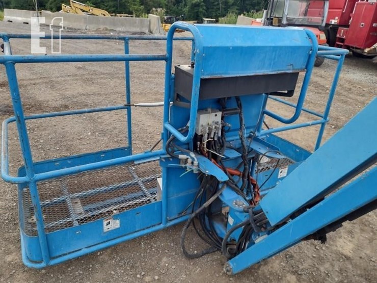 2012-genie-s125-image-21