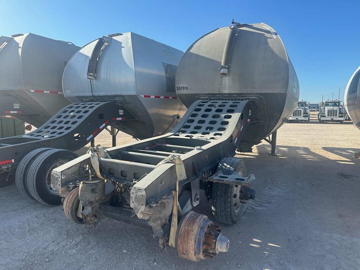 2018-ty-crop-manufacturing-ltd-dry-bulk-pneumatic-trailer-image-3