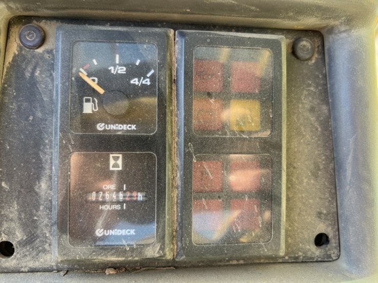 2002-gehl-dl10h-image-25