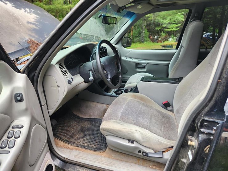1998-ford-explorer-xlt-image-26