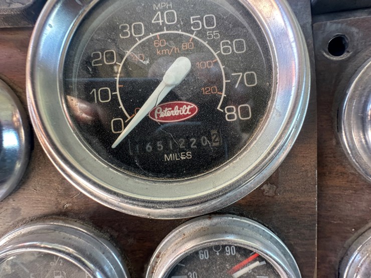 1995-peterbilt-379-image-20