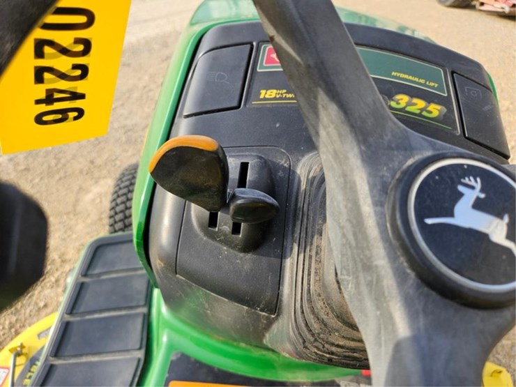 john-deere-325-image-18