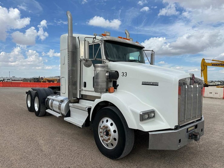 2019-kenworth-t800-image-2