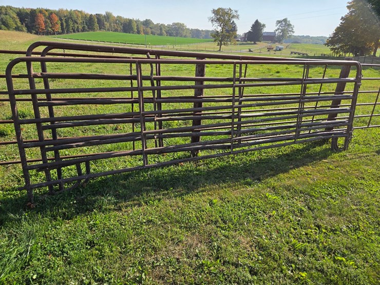 (3)16'-corral-gates-image-1